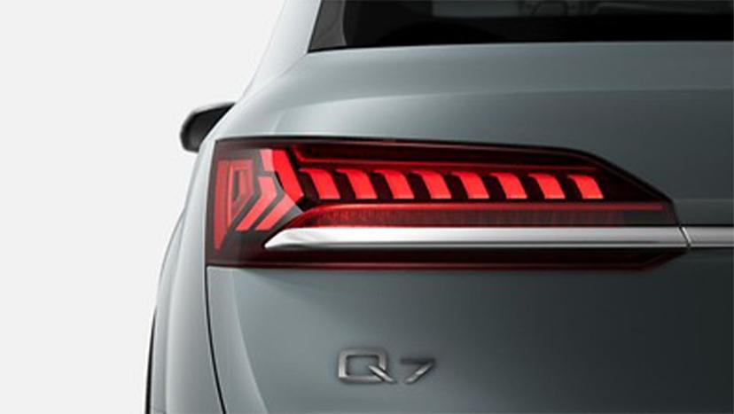Audi Q7 2022-2023 Exterior image 3