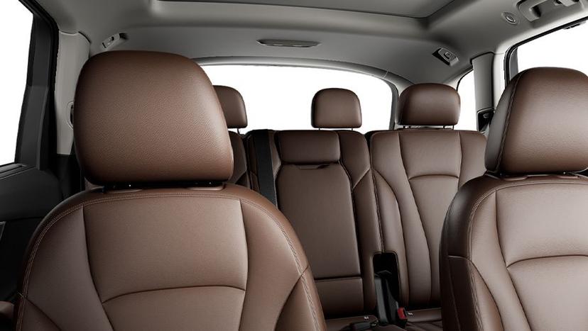 Audi Q7 2022-2023 Interior image 11