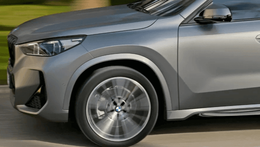 BMW X1 Exterior image 3