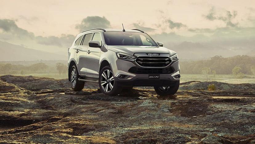 Isuzu MU-X Exterior image 12