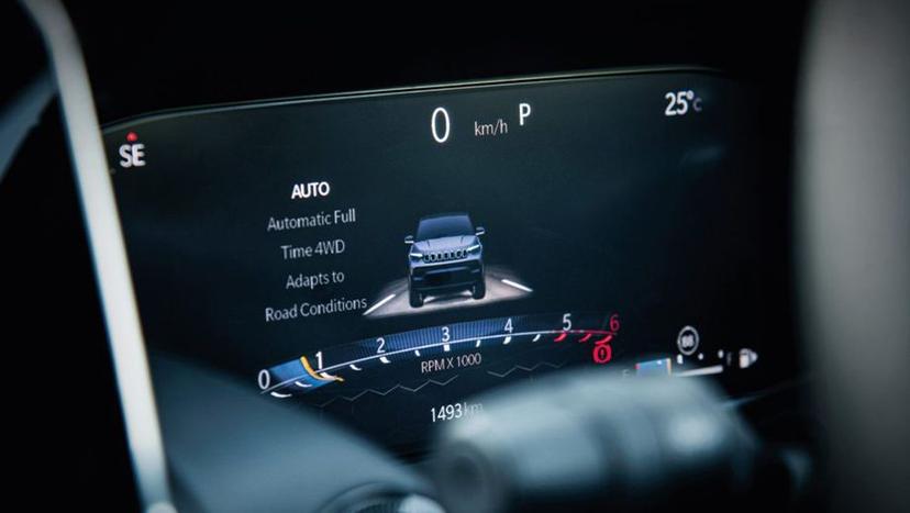 Jeep Compass Interior image 8