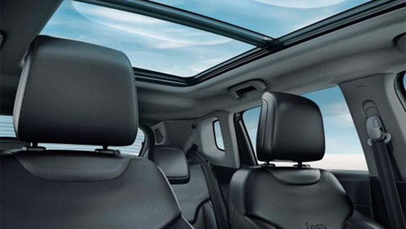 Jeep Compass Interior image 3