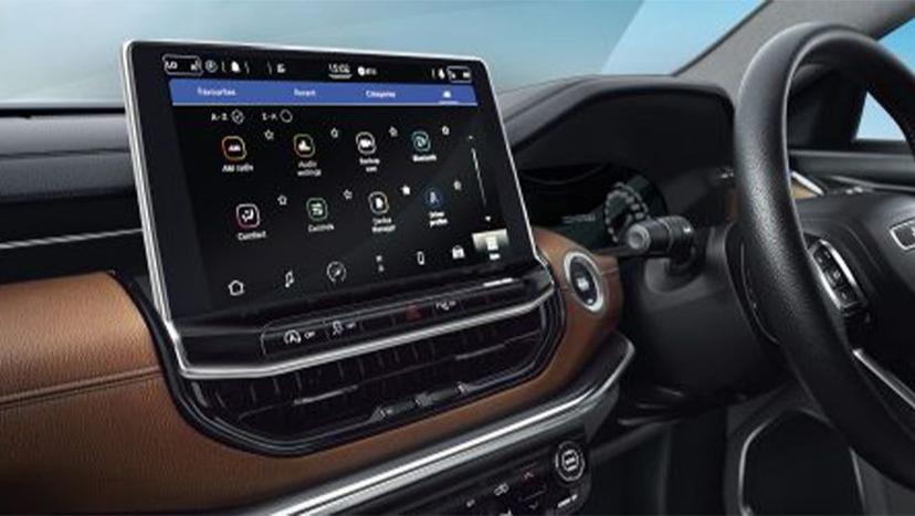 Jeep Compass Interior image 19
