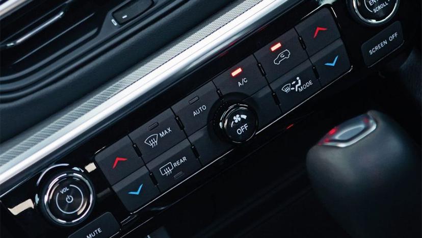 Jeep Compass Interior image 5