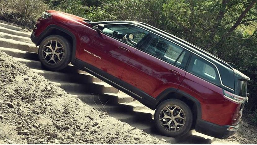 Jeep Meridian 2022-2023 Exterior image 11