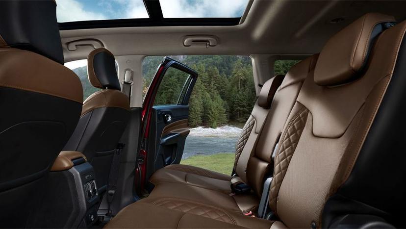 Jeep Meridian 2022-2023 Interior image 1