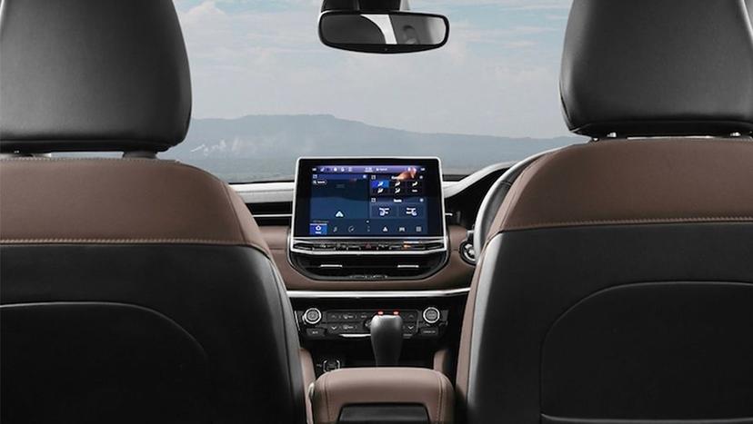 Jeep Meridian 2022-2023 Interior image 12
