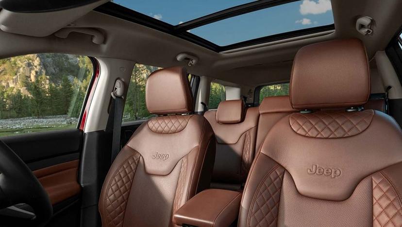 Jeep Meridian 2022-2023 Interior image 3