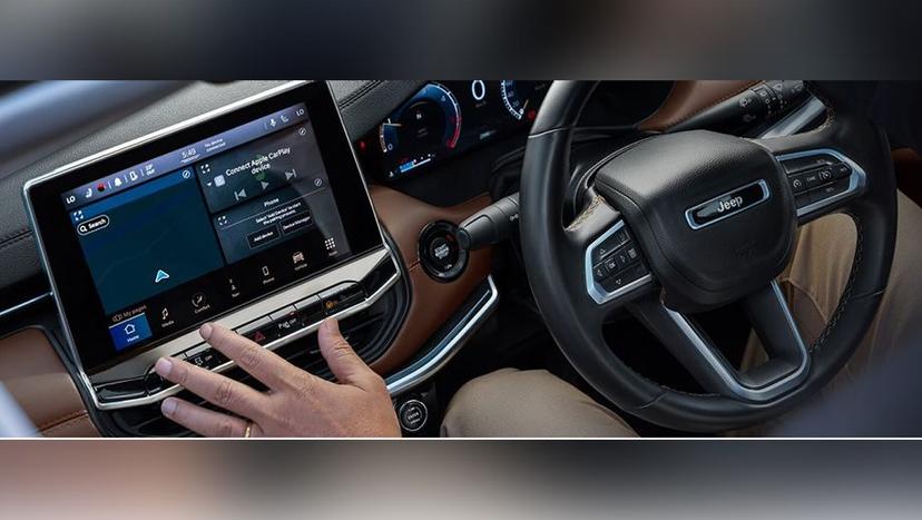 Jeep Meridian 2022-2023 Interior image 7