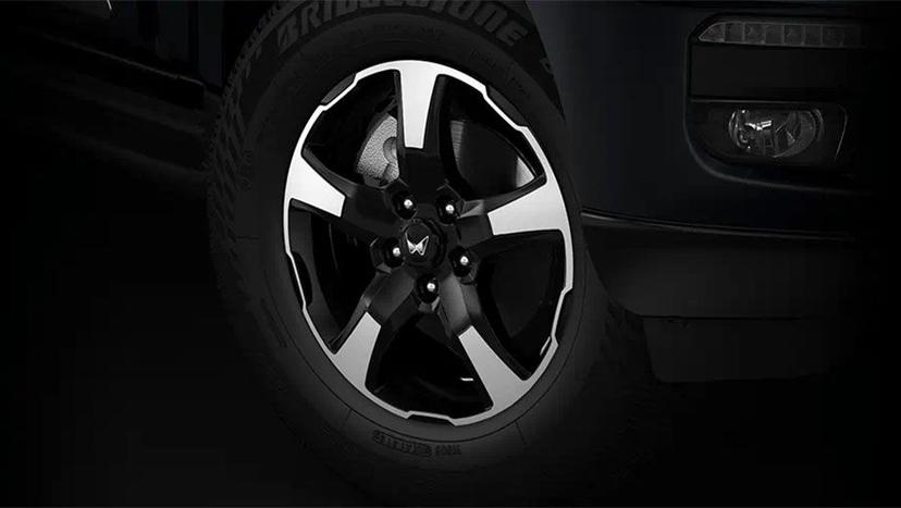 Mahindra Scorpio Classic Exterior image 10