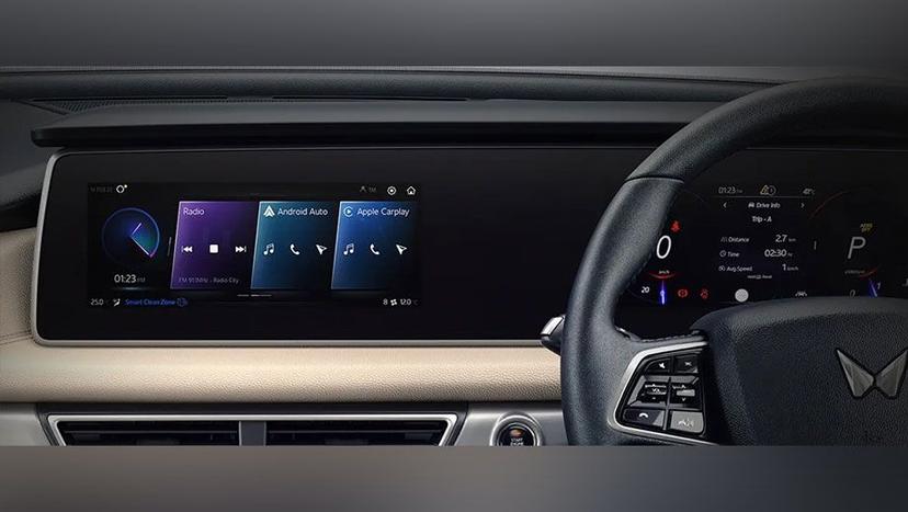 Mahindra XUV700 Interior image 1
