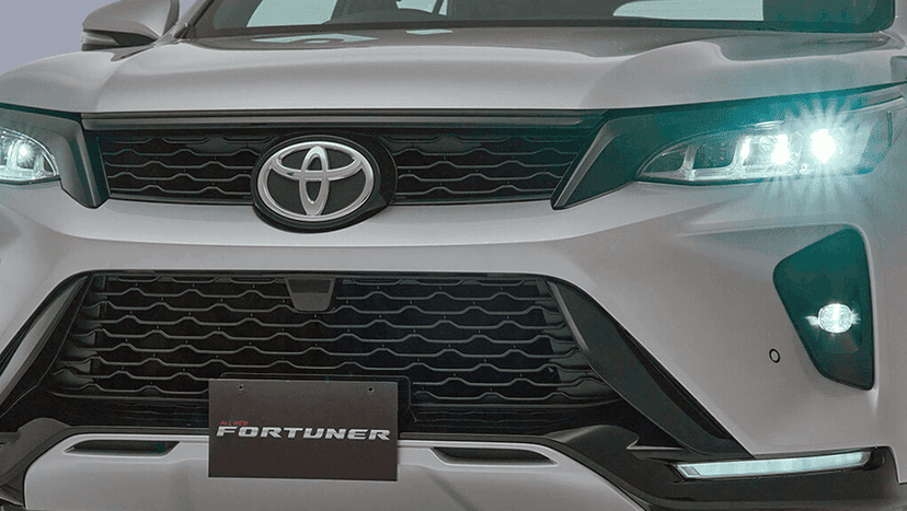 Toyota Fortuner Legender Exterior image 9