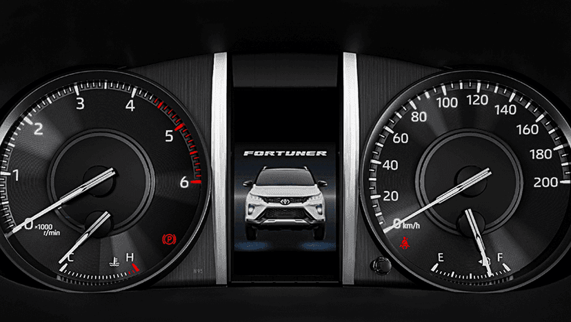 Toyota Fortuner Legender Interior image 1