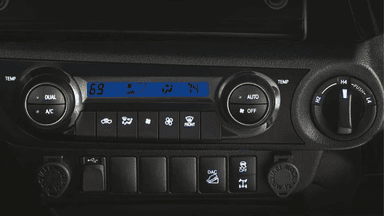 Toyota HiluxInterior image