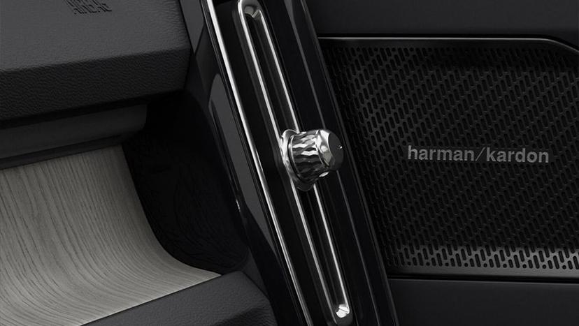Volvo XC40 Interior image 3