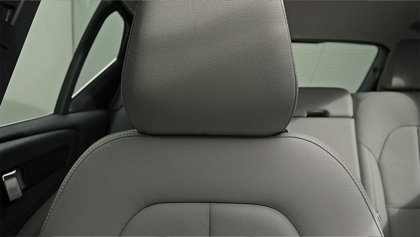 Volvo XC40 Interior image 12